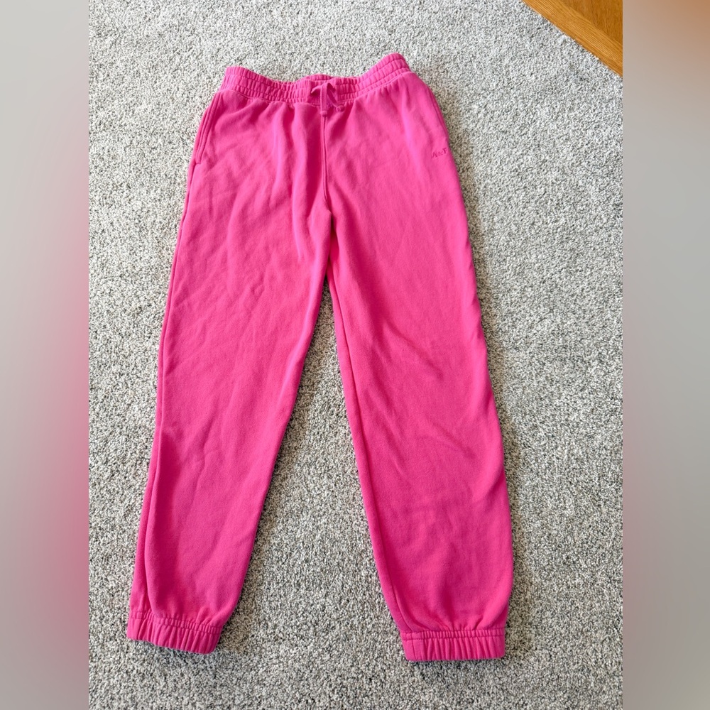 Abercrombie kids Cotton Blend Essential Joggers in a bright pink sz 11/12 years